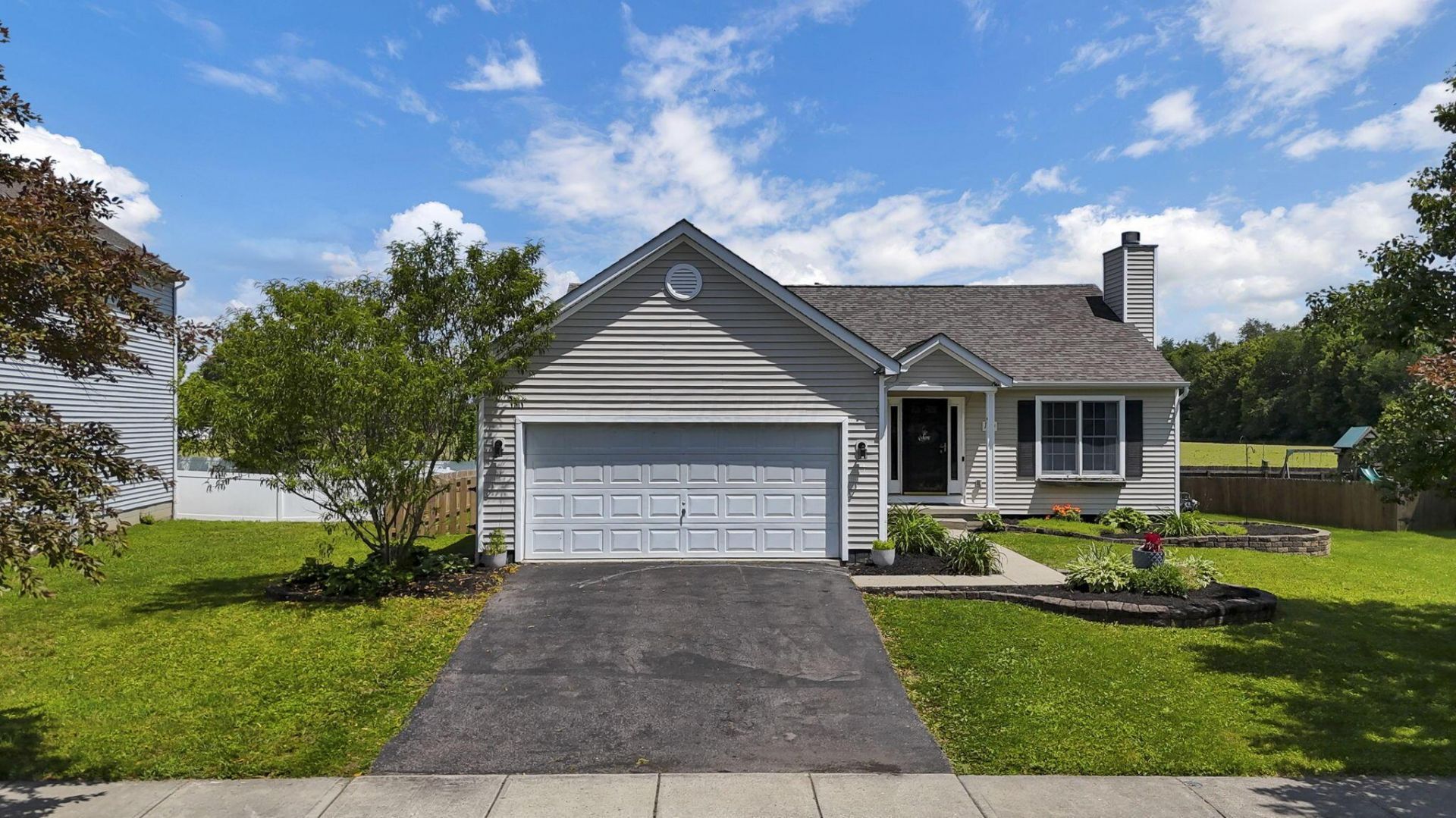 1624 E Turkey Run Drive, Newark, OH 43055 Main Photo
