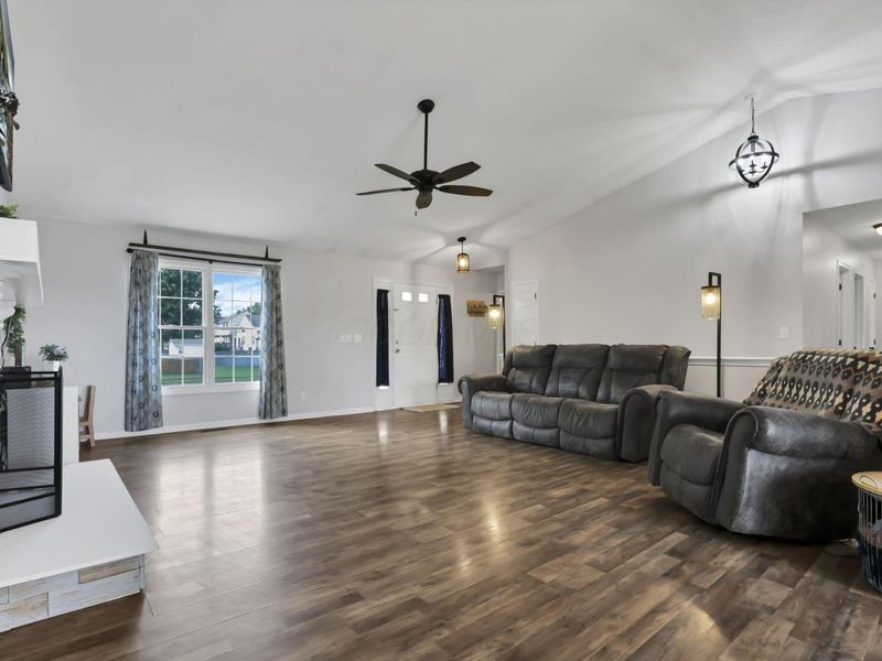 1624 E Turkey Run Drive, Newark, OH 43055 Photo 6