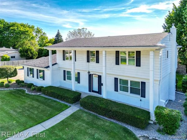 30607 Lorraine Avenue, Warren, MI 48093
