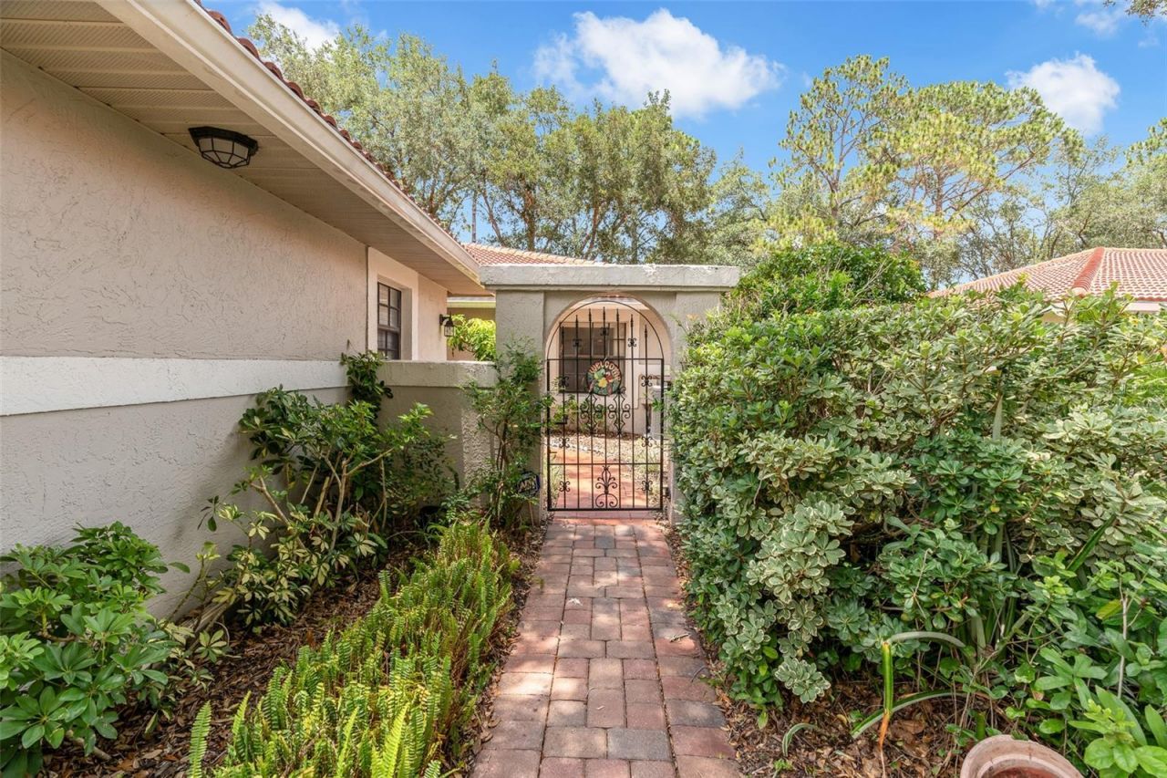 8237 Breeze Cove Lane, Orlando, FL 32819 Photo