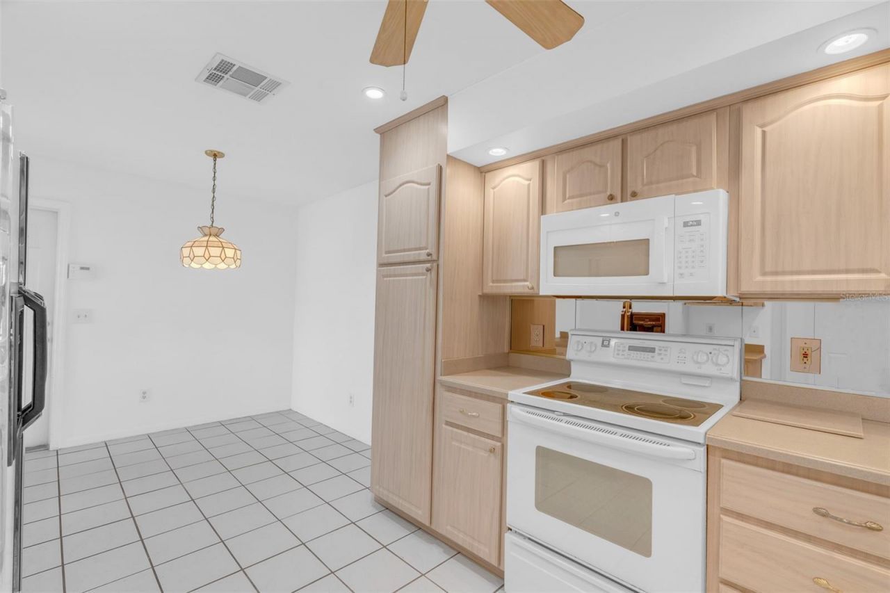 8237 Breeze Cove Lane, Orlando, FL 32819 Photo