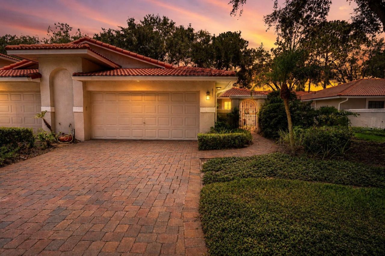 8237 Breeze Cove Lane, Orlando, FL 32819 Photo