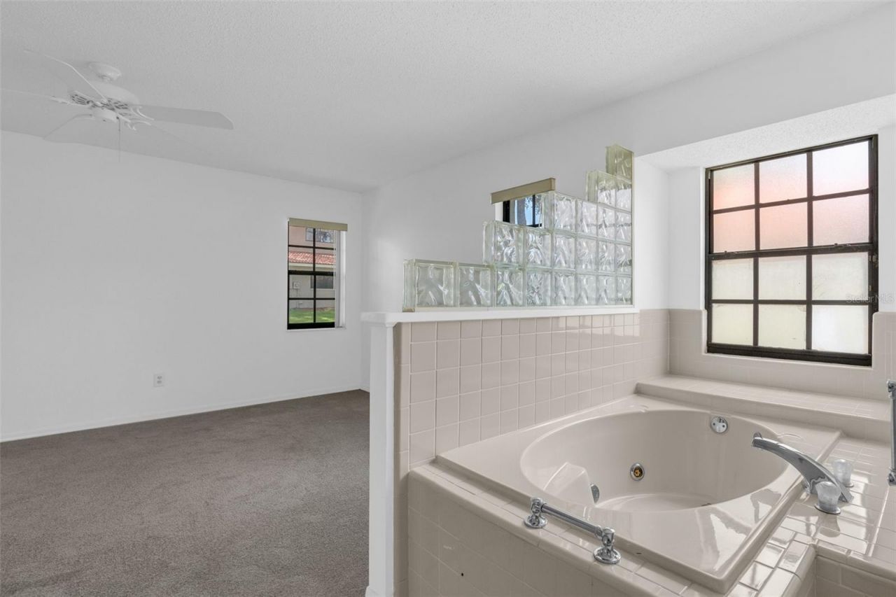 8237 Breeze Cove Lane, Orlando, FL 32819 Photo