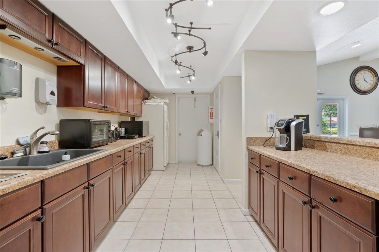 8237 Breeze Cove Lane, Orlando, FL 32819 Photo
