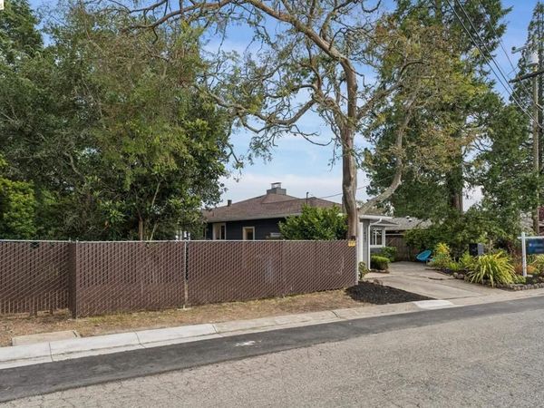 Summit Rd , Berkeley, CA 94708