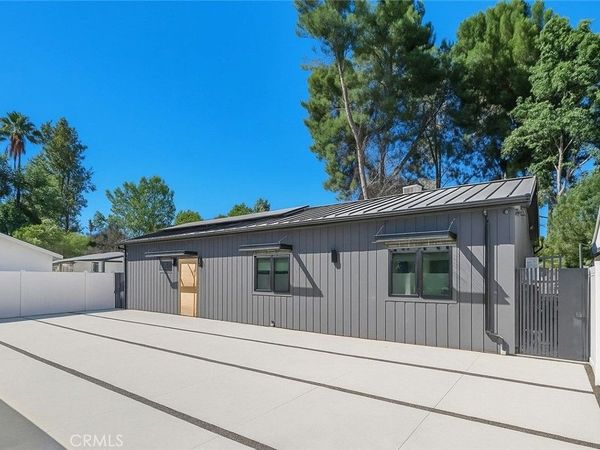 22843 Dolorosa Street , Woodland Hills, CA 91367