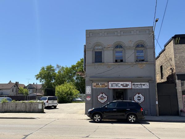 1022 S 10th St, Manitowoc, WI 54220