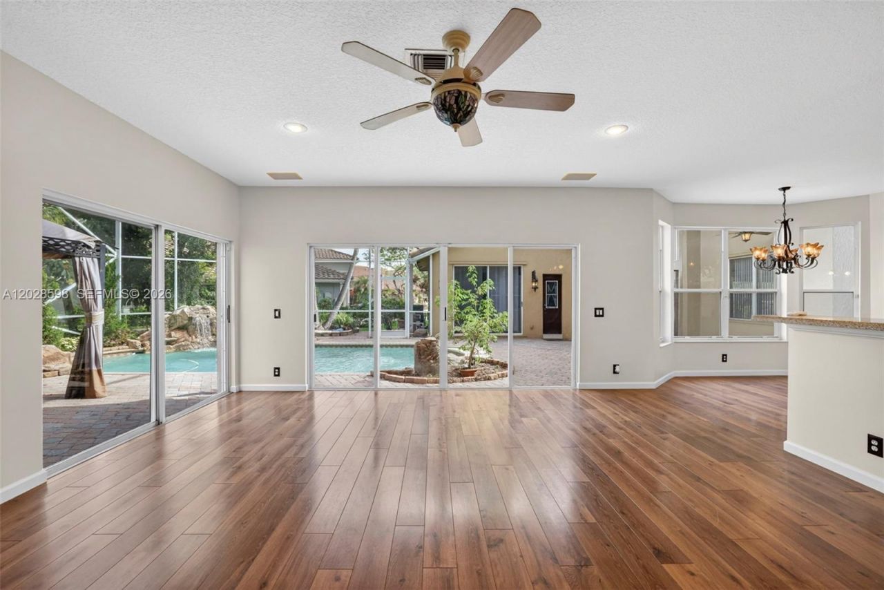 8226 NW 41st St , Coral Springs, FL 33065 Photo