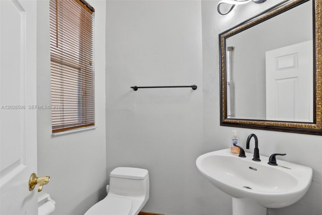 8226 NW 41st St , Coral Springs, FL 33065 Photo
