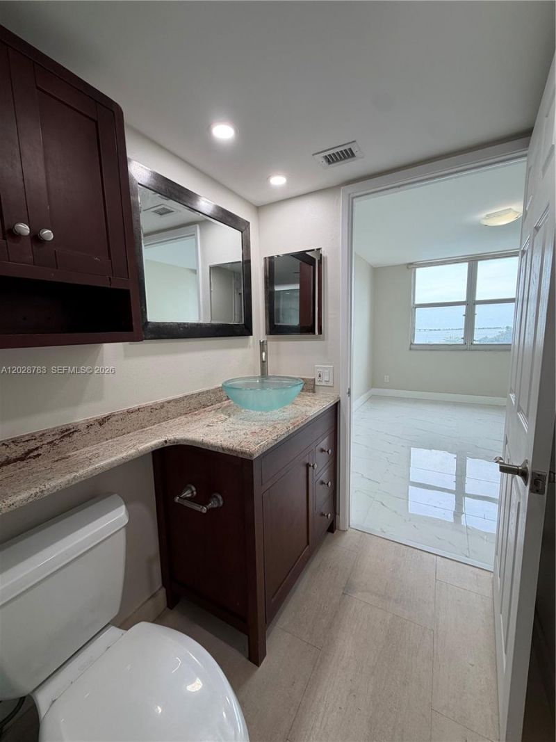 770 Claughton Island Dr , Unit 704, Miami, FL 33131 Photo