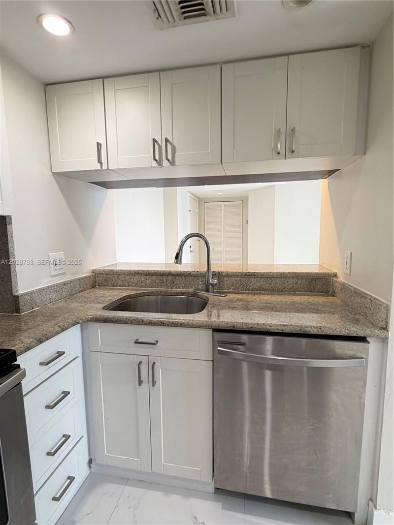 770 Claughton Island Dr , Unit 704, Miami, FL 33131 Photo