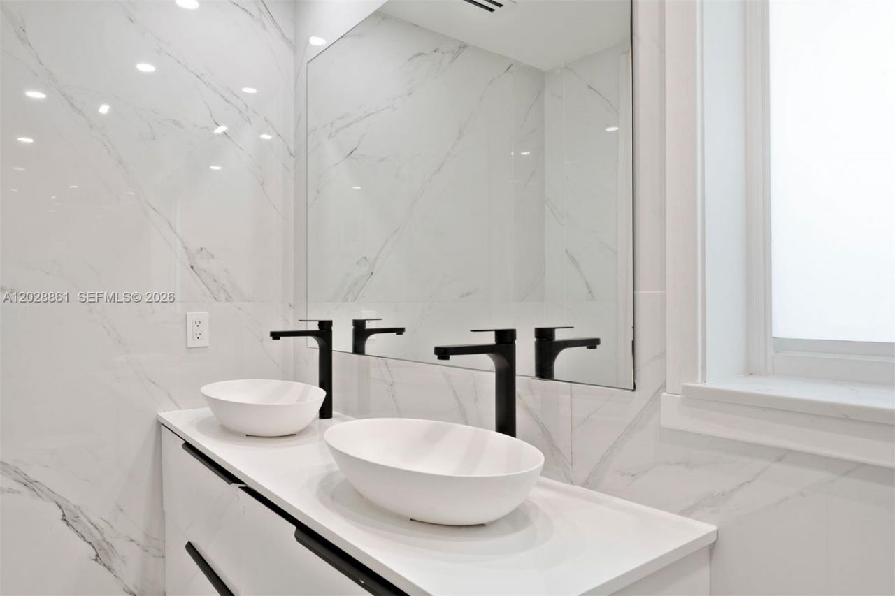45 Palermo Ave, Coral Gables, FL 33134 Photo