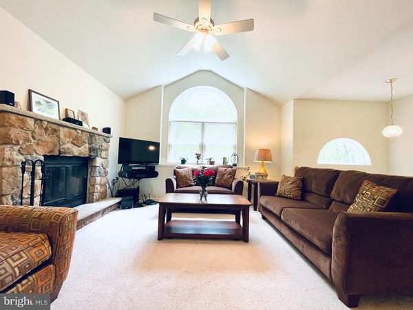 9 SYCAMORE CIRCLE, ALBRIGHTSVILLE, PA 18210