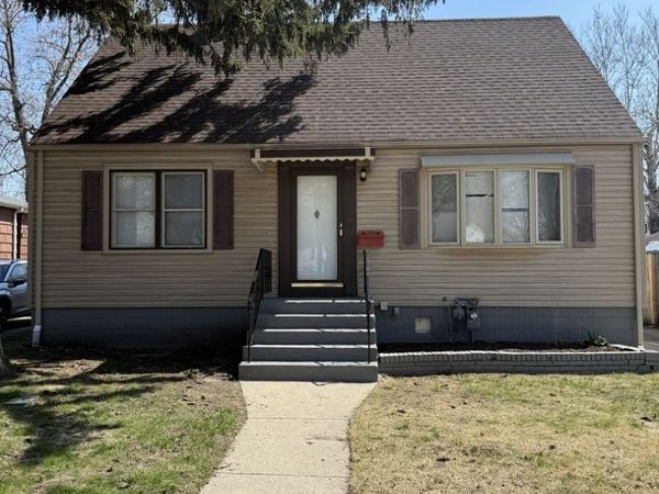 18343 Oakwood Avenue , Lansing, IL 60438