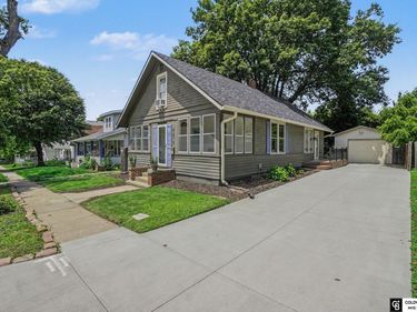 4818 Poppleton Avenue, Omaha, NE 68106