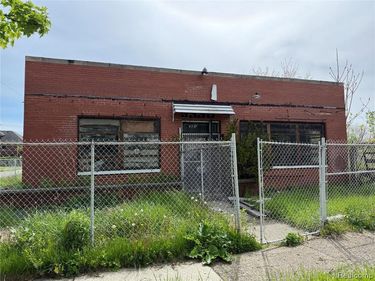 9330 Milner Street , Detroit, MI 48213