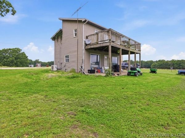6453 North Circle Road , Stover, MO 65078