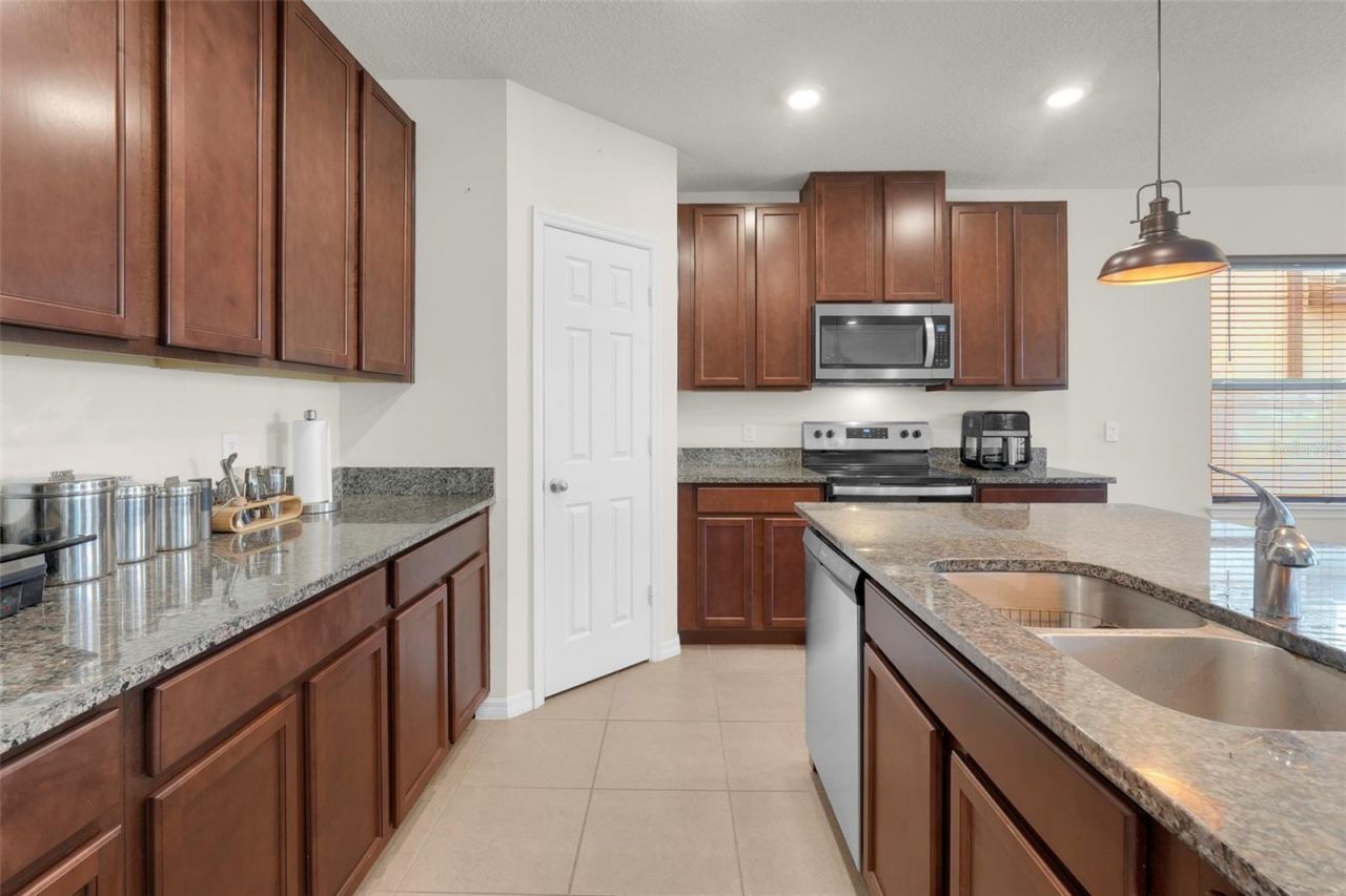 2948 Crest Drive , Kissimmee, FL 34744 Photo