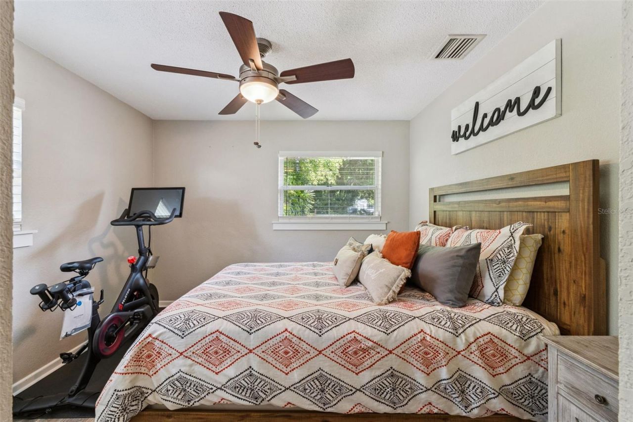 2609 S Crystal Lake Drive, Orlando, FL 32806 Photo