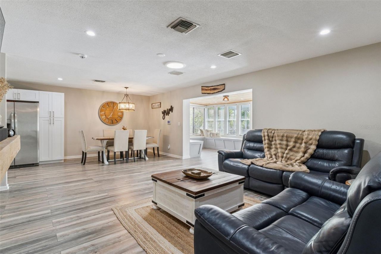 2609 S Crystal Lake Drive, Orlando, FL 32806 Photo