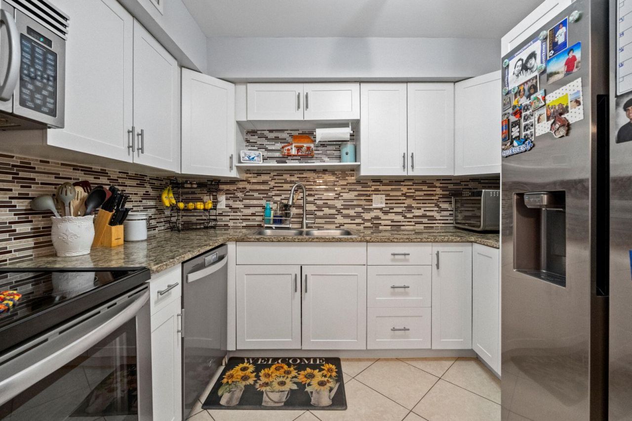 9935 Pineapple Tree Drive, Unit 202, Boynton Beach, FL 33436 Photo