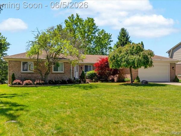 36615 Almond Circle , Farmington Hills, MI 48335