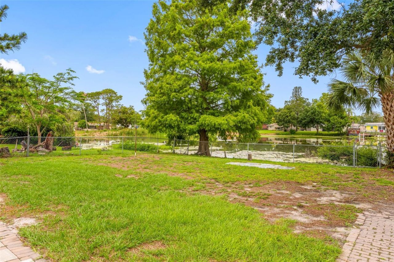 126 W Grapefruit Circle, Clearwater, FL 33759 Photo