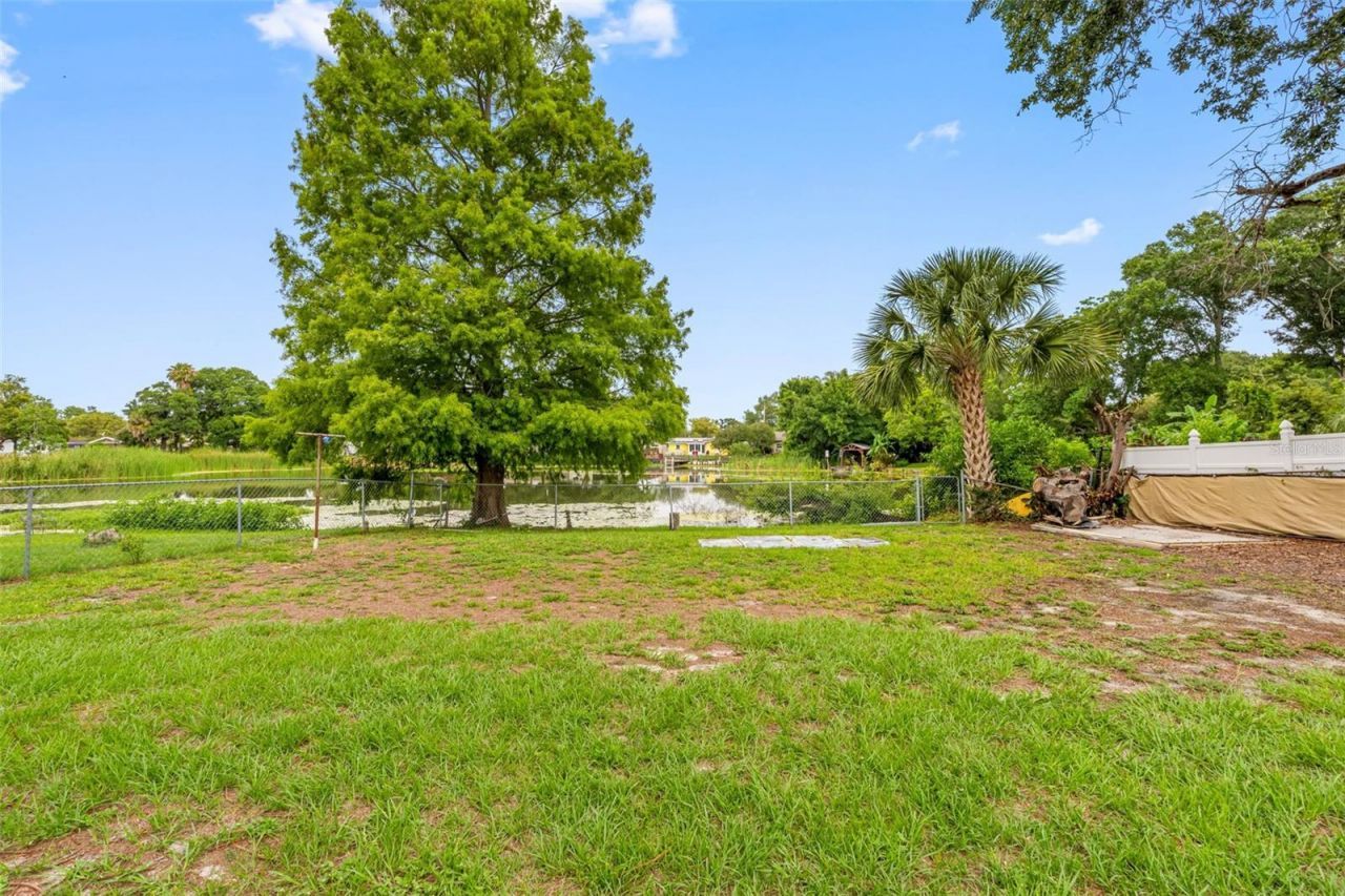 126 W Grapefruit Circle, Clearwater, FL 33759 Photo