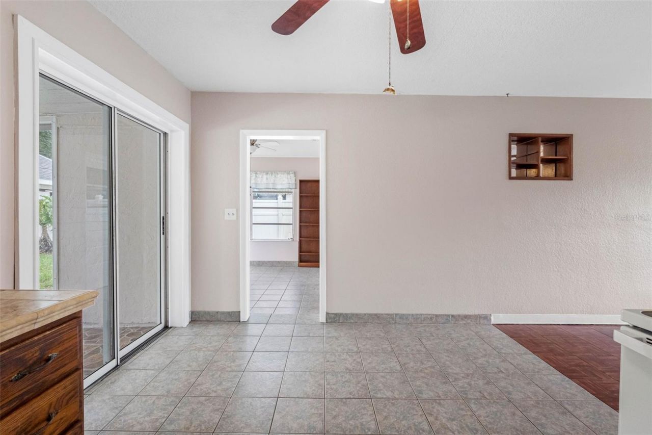 126 W Grapefruit Circle, Clearwater, FL 33759 Photo