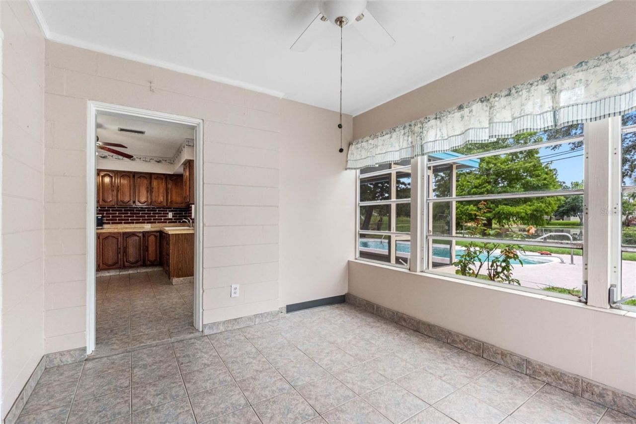 126 W Grapefruit Circle, Clearwater, FL 33759 Photo