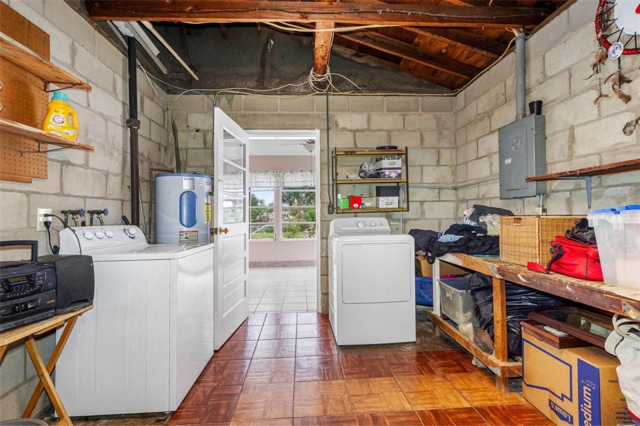 126 W Grapefruit Circle, Clearwater, FL 33759 Photo