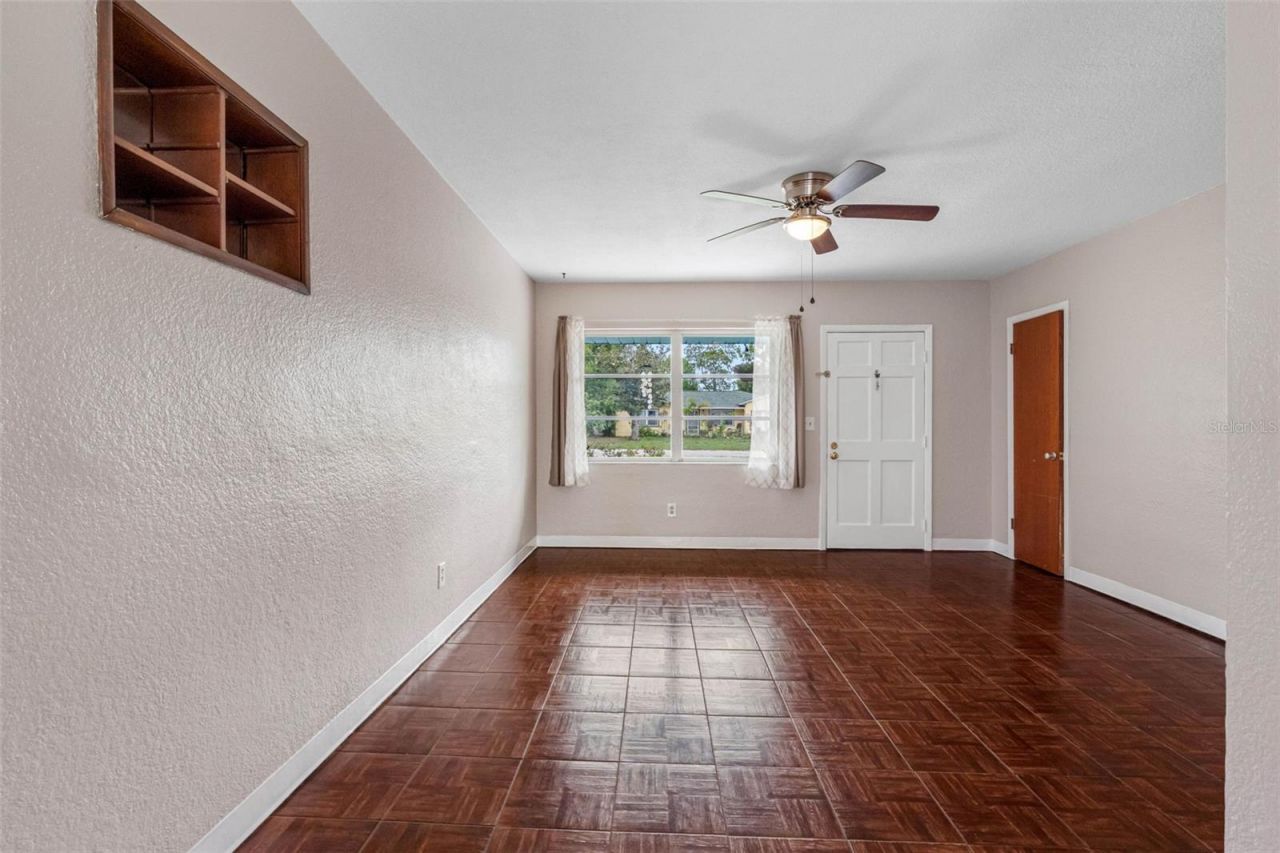 126 W Grapefruit Circle, Clearwater, FL 33759 Photo