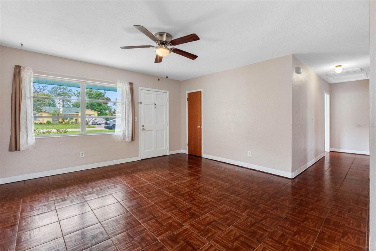 126 W Grapefruit Circle, Clearwater, FL 33759 Photo