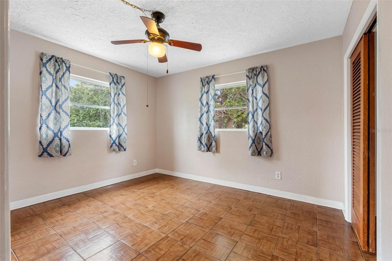 126 W Grapefruit Circle, Clearwater, FL 33759 Photo