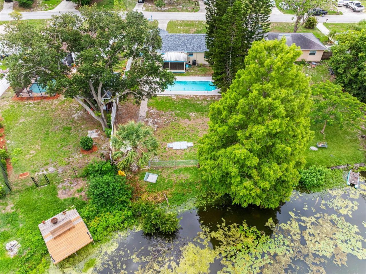126 W Grapefruit Circle, Clearwater, FL 33759 Photo