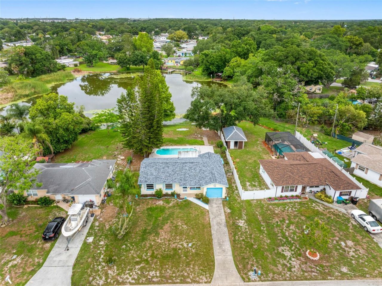126 W Grapefruit Circle, Clearwater, FL 33759 Photo