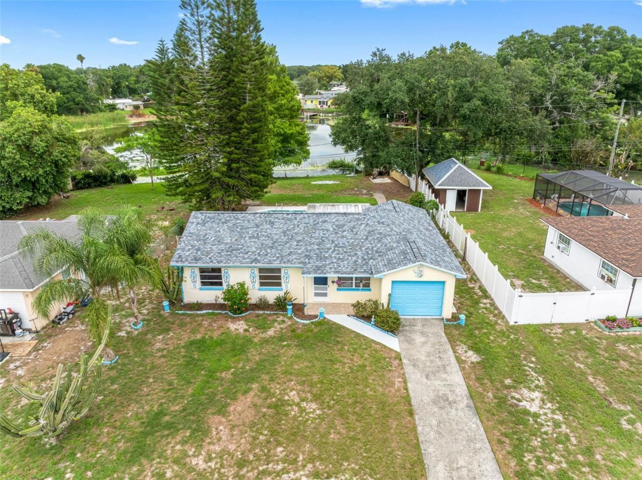 126 W Grapefruit Circle, Clearwater, FL 33759 Photo