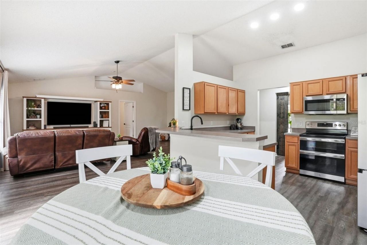 1917 Southern Oak Loop , Minneola, FL 34715 Photo