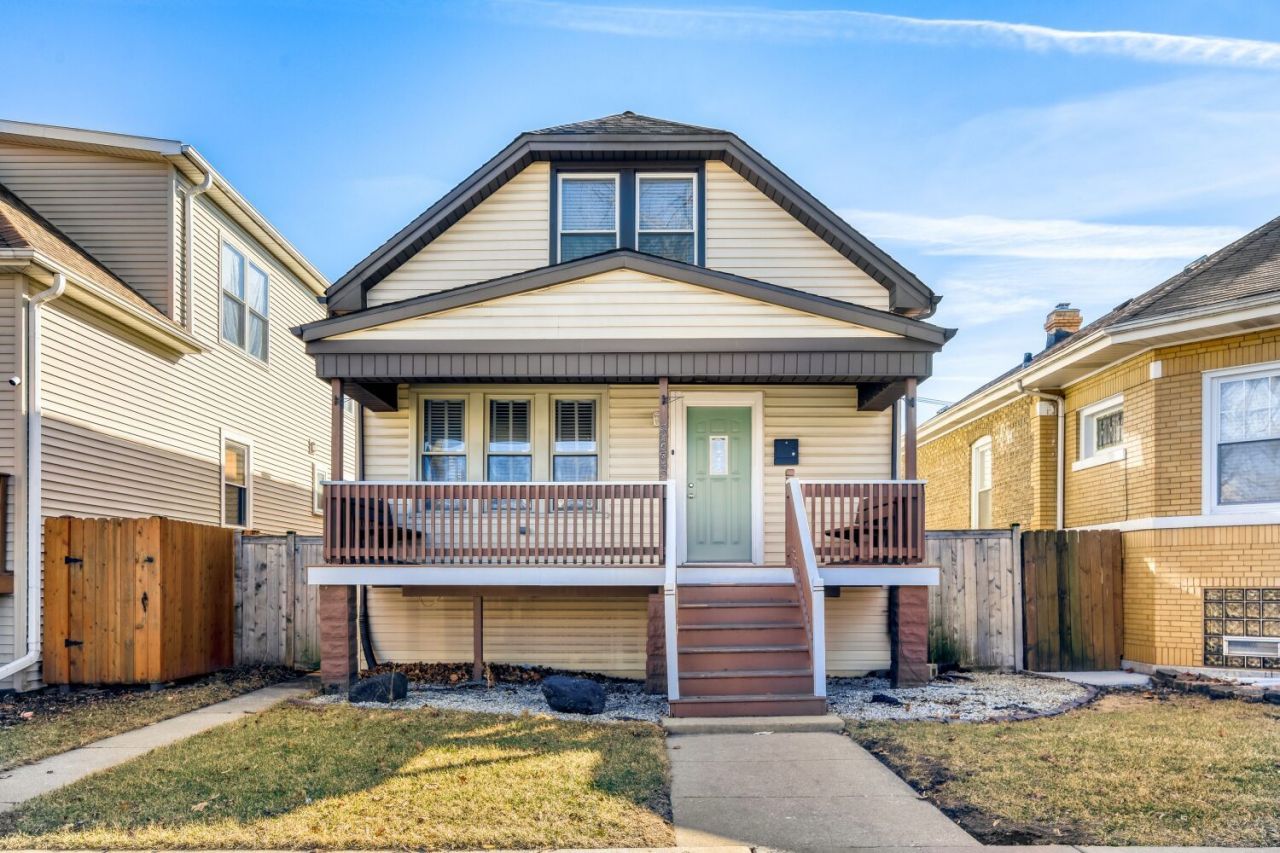 5635 W Patterson Avenue , Chicago, IL 60634