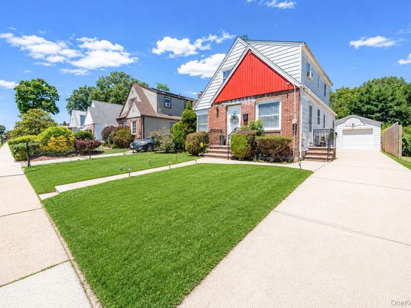 115 Wellington Street, Hempstead, NY 11550