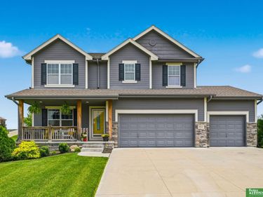 8617 S 169 Street, Omaha, NE 68136