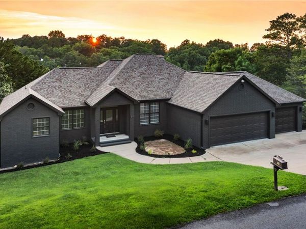 24 Acapulco Drive, Rogers, AR 72756