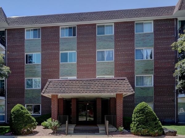 1030 S FERNANDEZ Avenue , Unit 1T, Arlington Heights, IL 60005