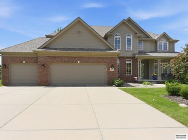 16163 Pinkney Street, Omaha, NE 68116
