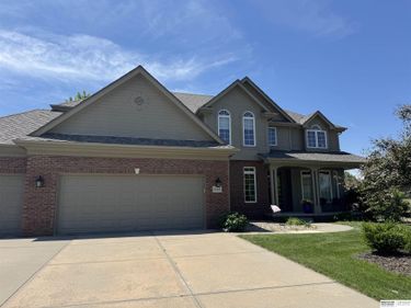 16163 Pinkney Street, Omaha, NE 68116