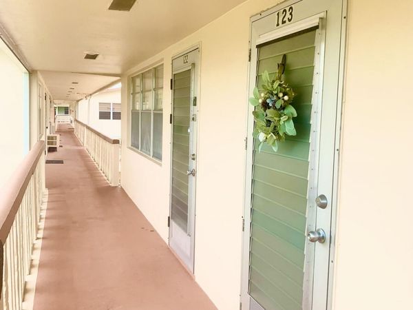 123 Canterbury E, West Palm Beach, FL 33417