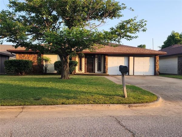 2620 SW 98th Street, Oklahoma City, OK 73159
