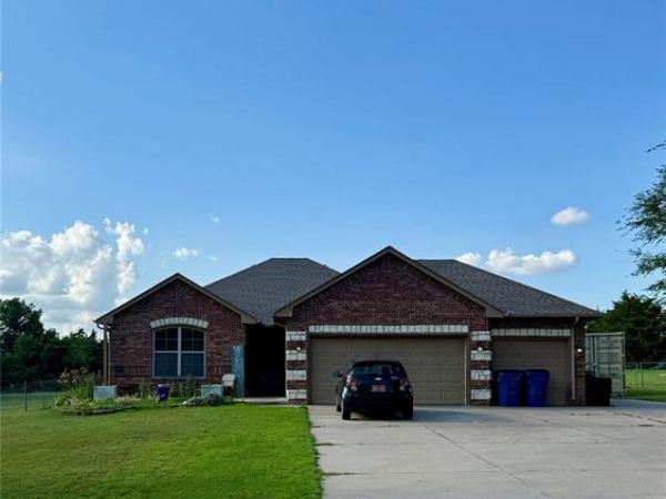 1751 E Lily Lane, Mustang, OK 73064