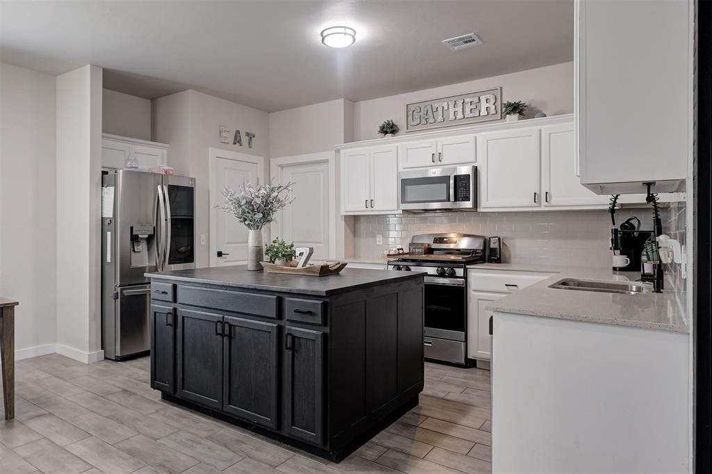 13133 Huntington Drive, Edmond, OK 73025 Main Photo