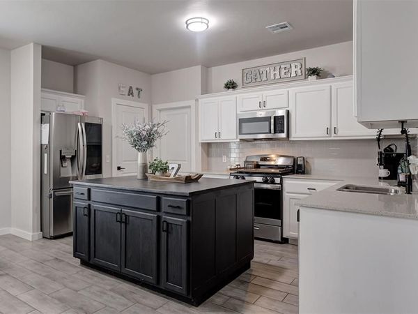 13133 Huntington Drive, Edmond, OK 73025